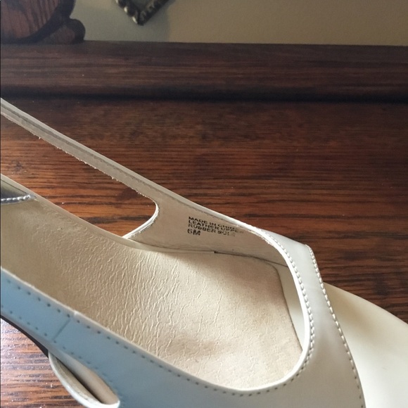 💼Michael Kors Zoe sling shoe vanilla bridal size - Picture 6 of 8